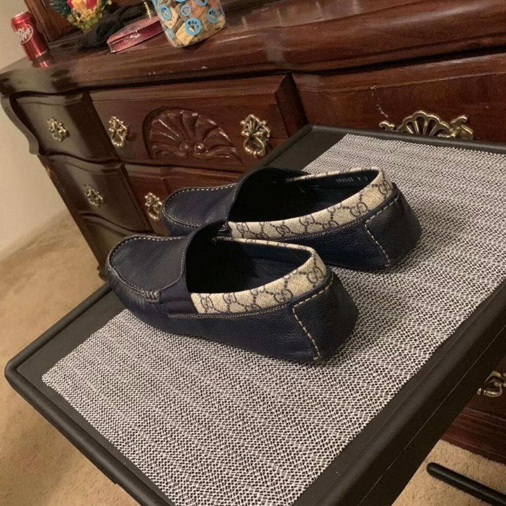 Rare vintage Size 9 Gucci Loafers (US 10)